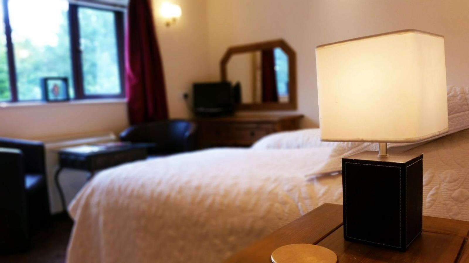 Miltons Country Lodge Lower Langford 外观 照片